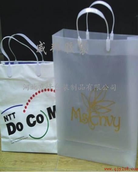 求购太原无纺布袋，镀铝膜服装袋